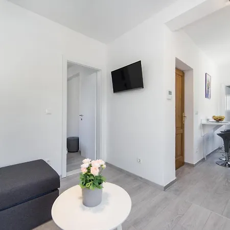 Deluxe Vucko Makarska