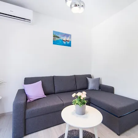 Deluxe Vucko * Makarska