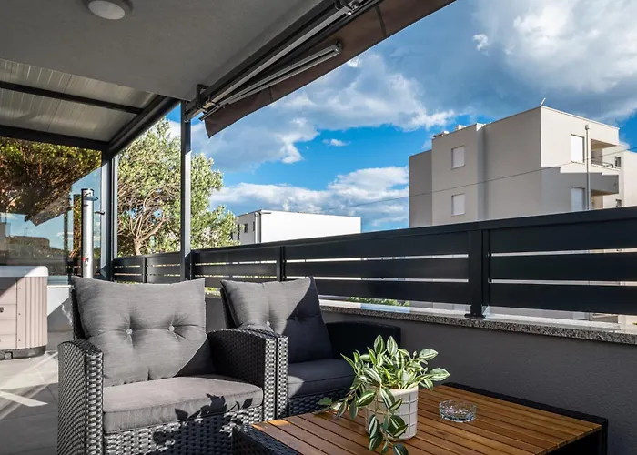 Deluxe Vucko * Makarska