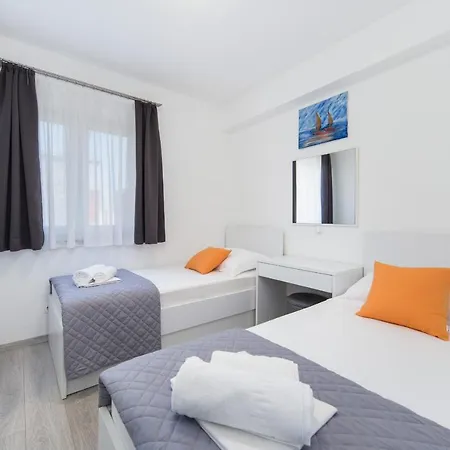 Deluxe Vucko Apartment Makarska