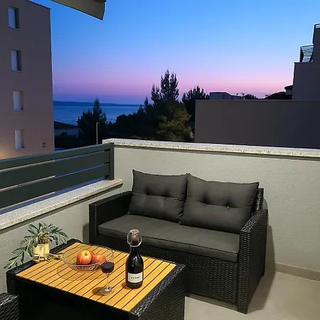 Deluxe Vucko 마카르스카