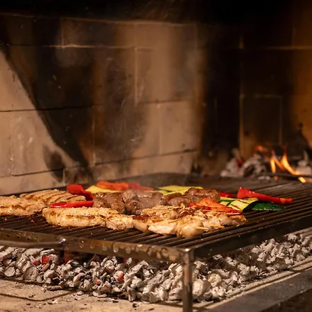 Deluxe Vucko マカルスカ