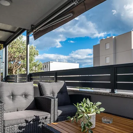 Deluxe Vucko * 마카르스카