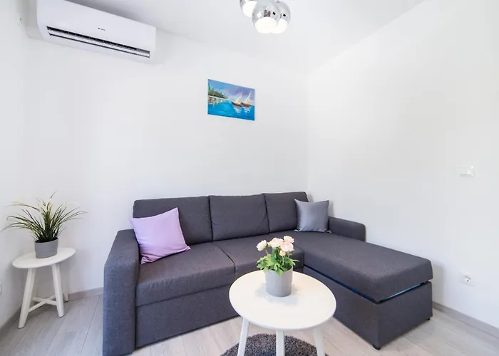 Deluxe Vucko * ماكارسكا