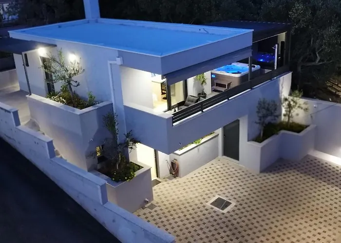 Deluxe Vucko * Makarska