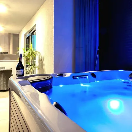 Deluxe Vucko Makarska